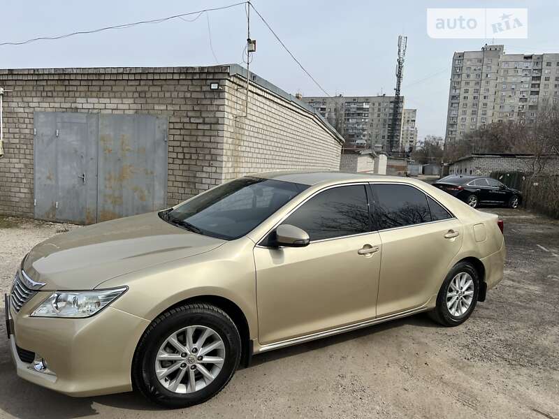 2012 toyota camry