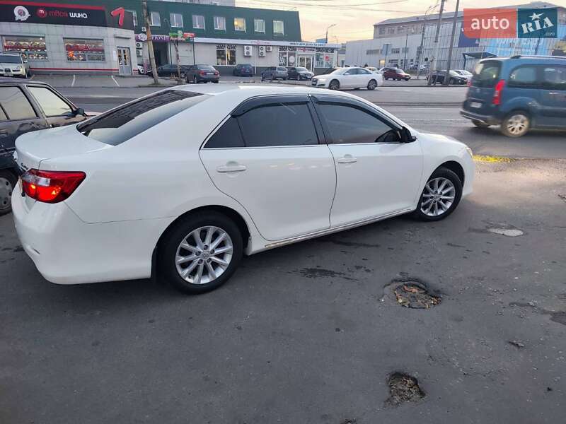 2012 toyota camry