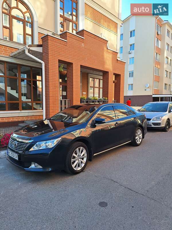 2012 toyota camry