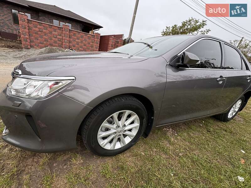 2016 toyota camry