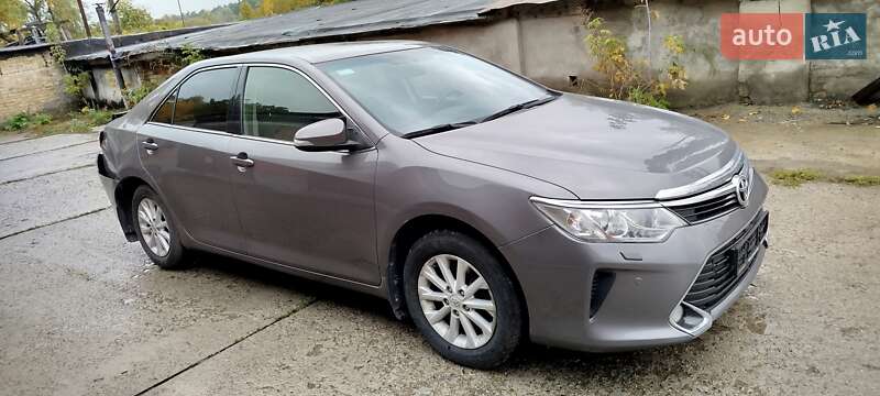 2016 toyota camry