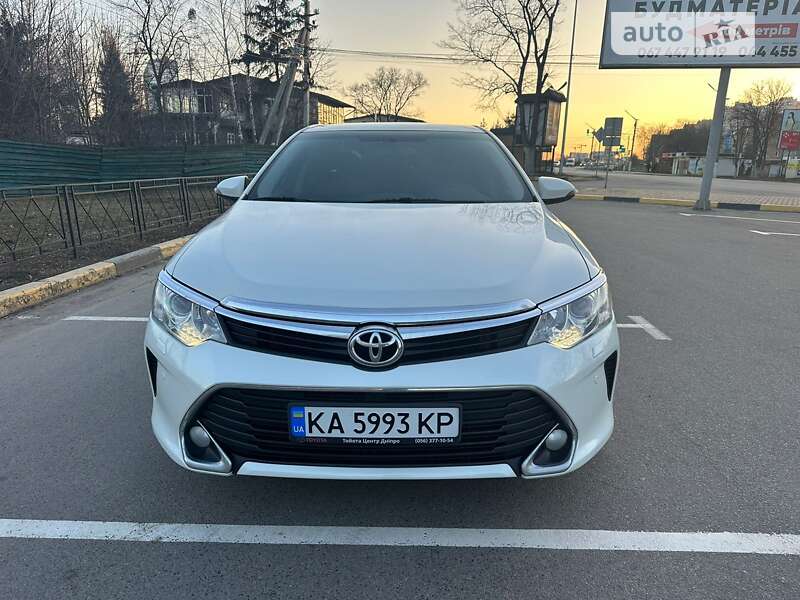 2016 toyota camry