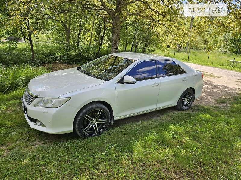 2013 toyota camry