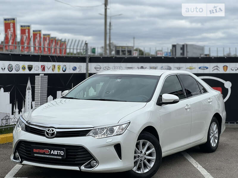 2016 toyota camry