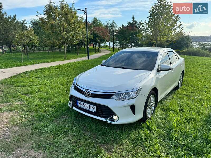 2016 toyota camry