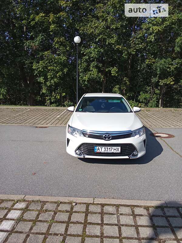 2016 toyota camry