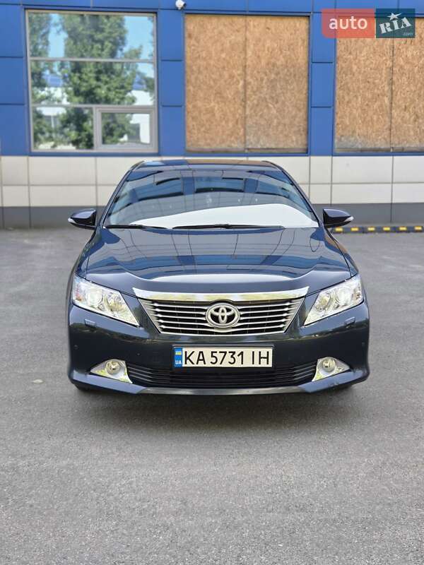 2013 toyota camry