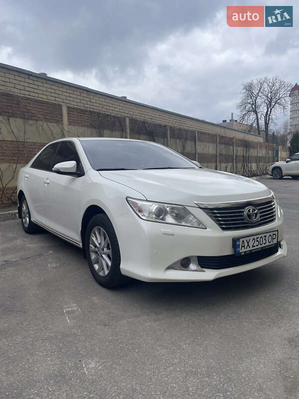 2013 toyota camry