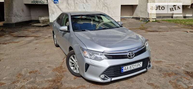 2016 toyota camry
