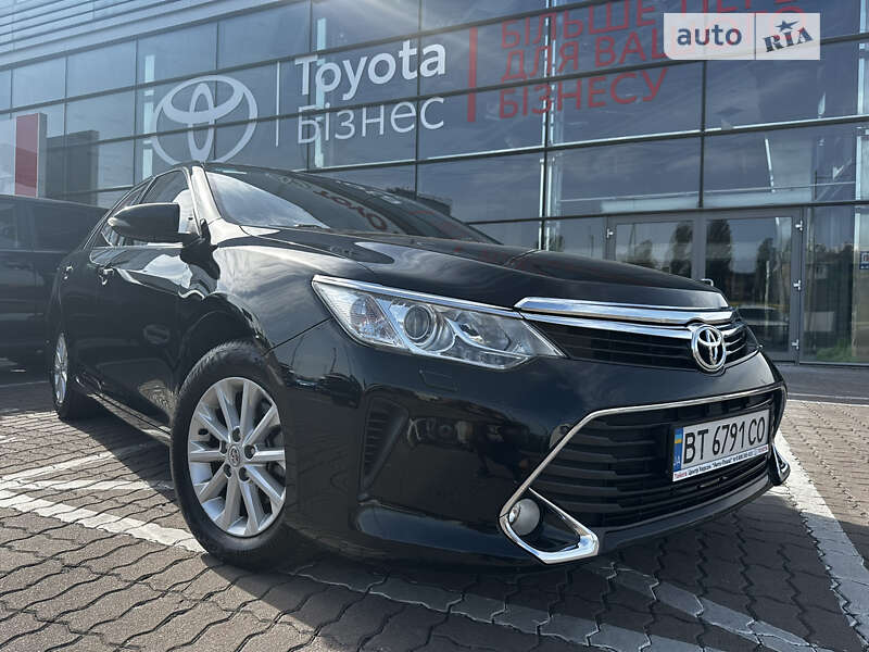 2016 toyota camry