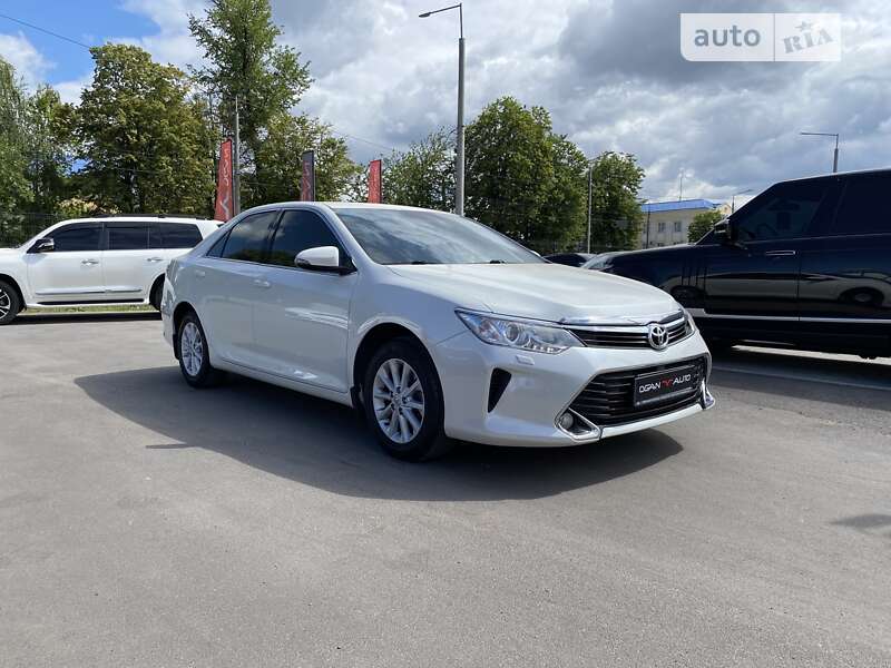 2016 toyota camry