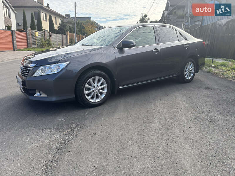 2012 toyota camry