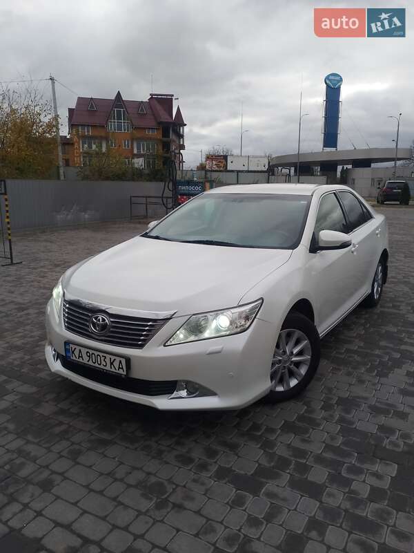 2013 toyota camry