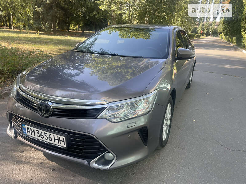 2016 toyota camry