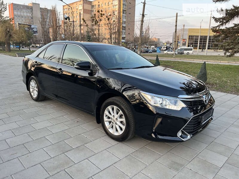 2016 toyota camry
