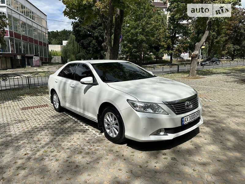 2011 toyota camry