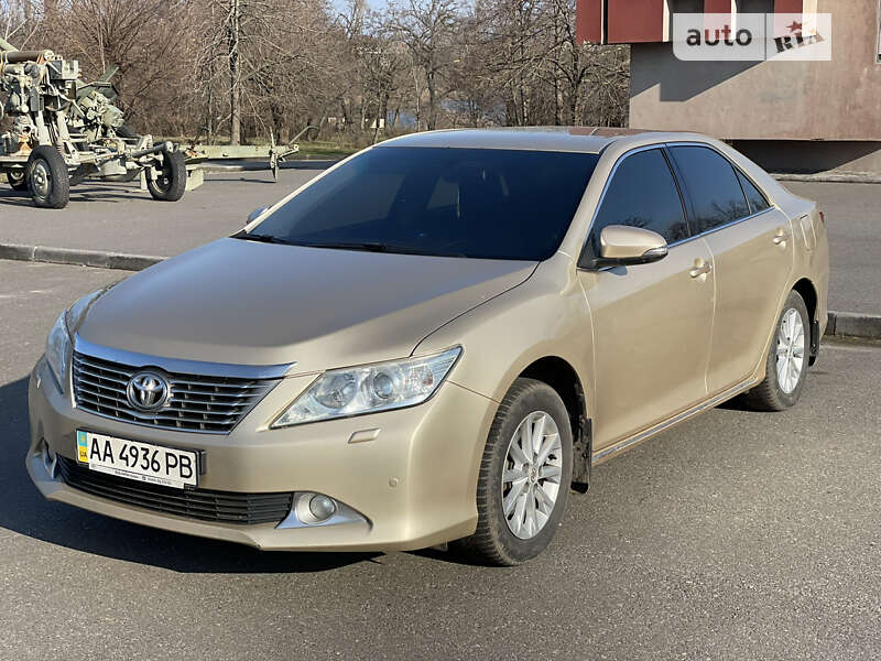 2012 toyota camry