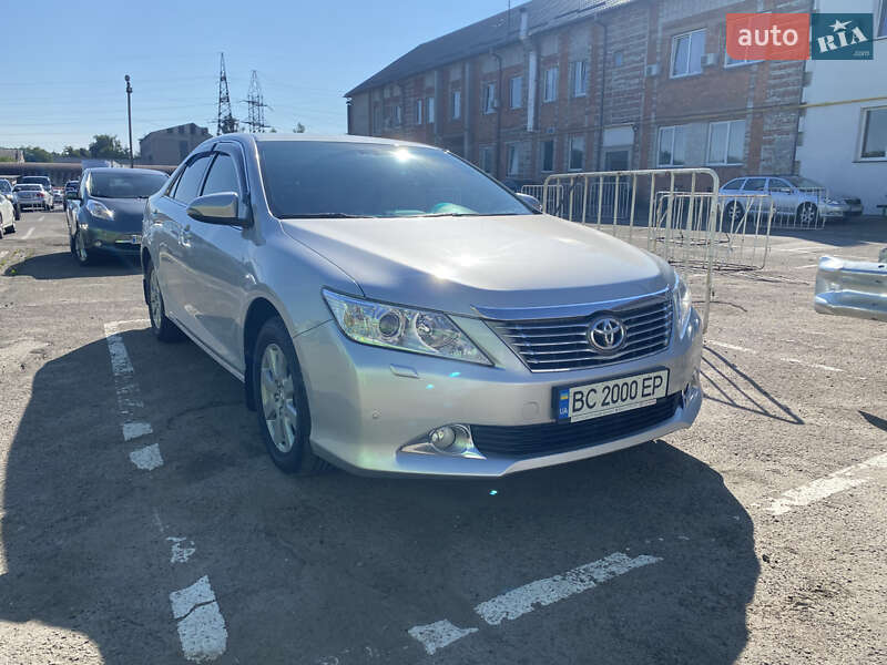 2013 toyota camry