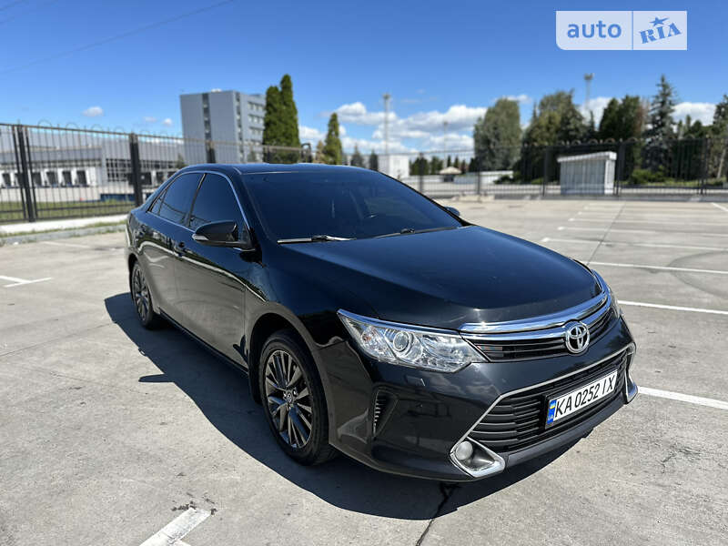 2016 toyota camry