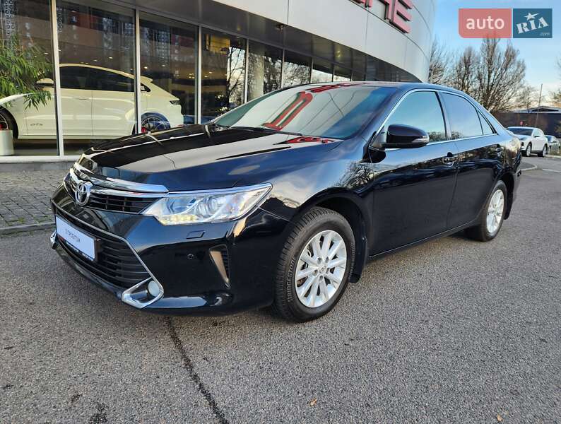 2016 toyota camry