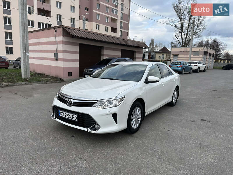 2016 toyota camry
