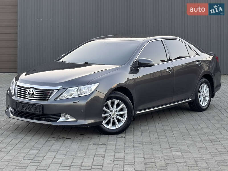 2012 toyota camry