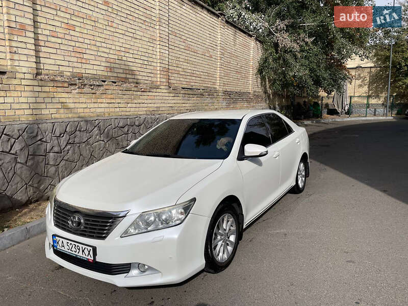2013 toyota camry