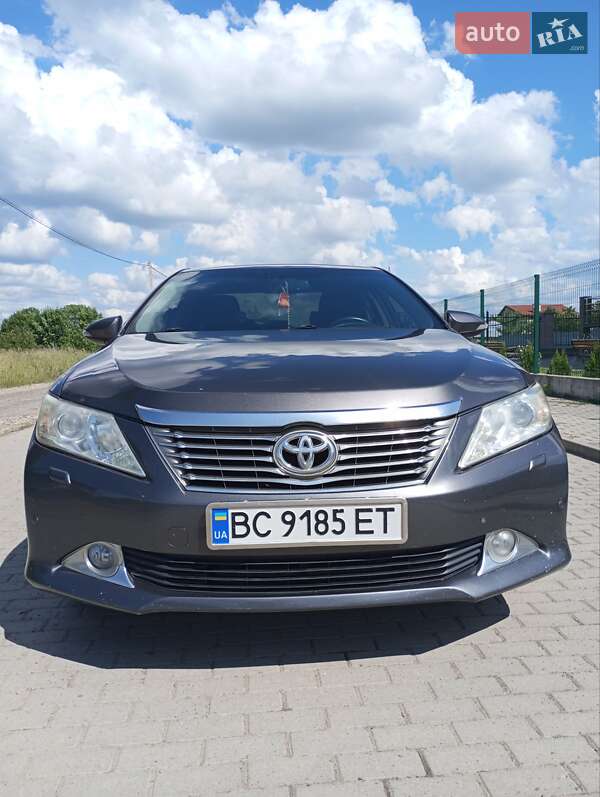 2013 toyota camry