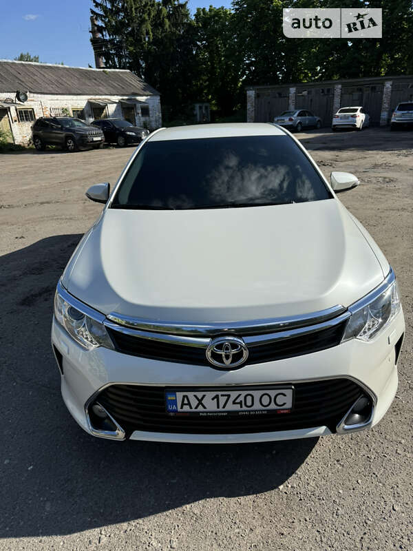 2016 toyota camry