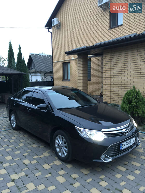 2016 toyota camry
