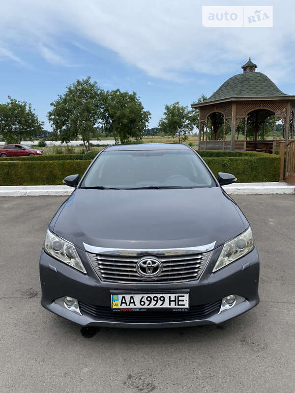 2011 toyota camry
