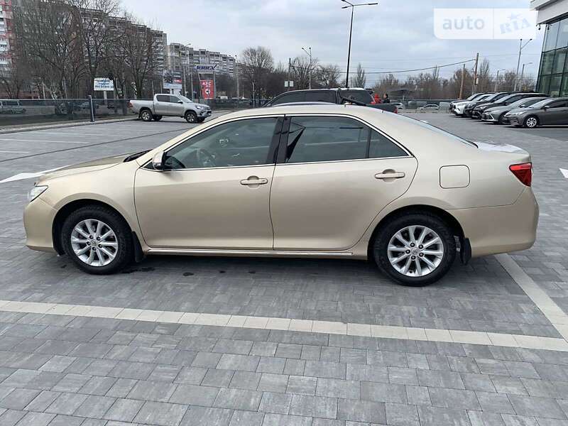 2012 toyota camry