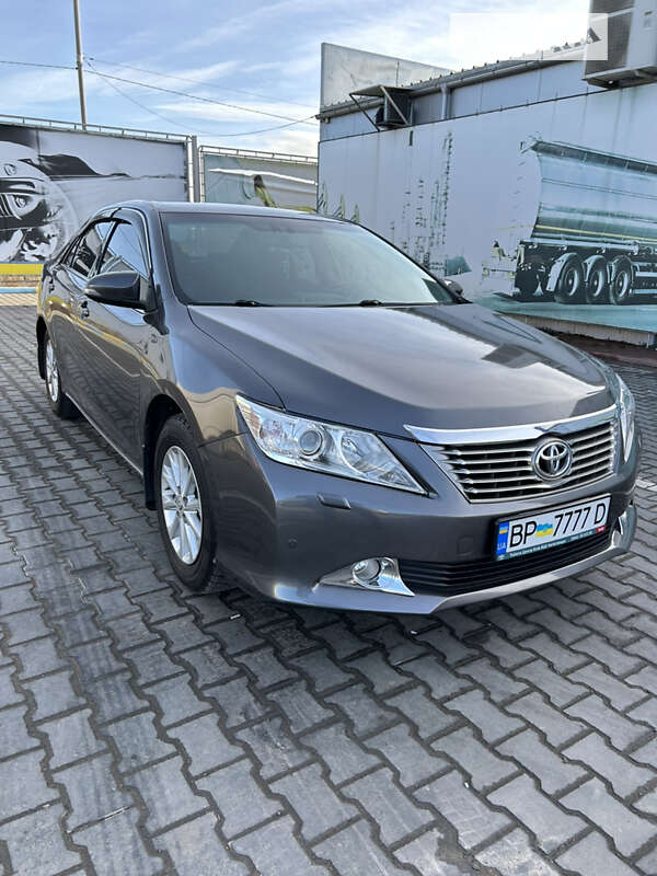 2012 toyota camry