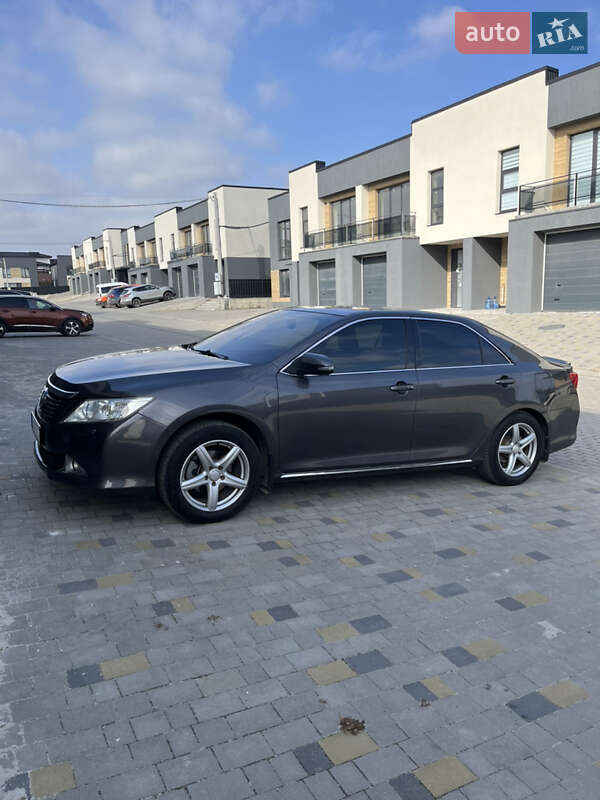 2012 toyota camry