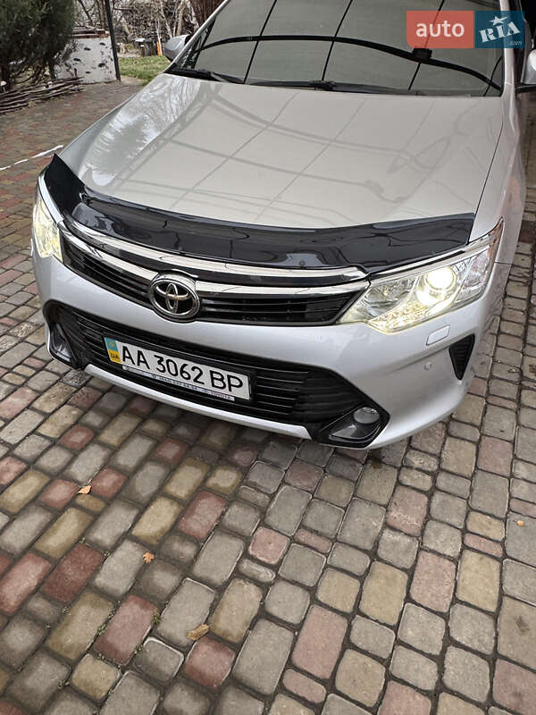 2016 toyota camry