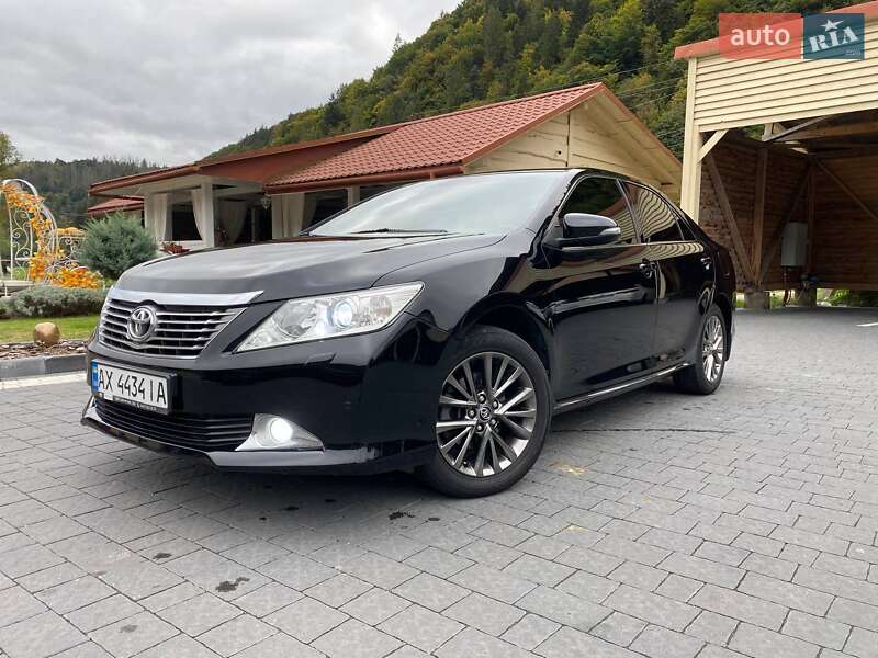 2011 toyota camry