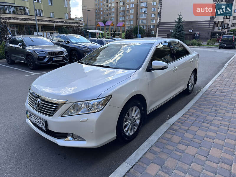 2013 toyota camry