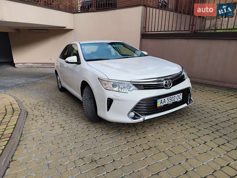 2016 toyota camry
