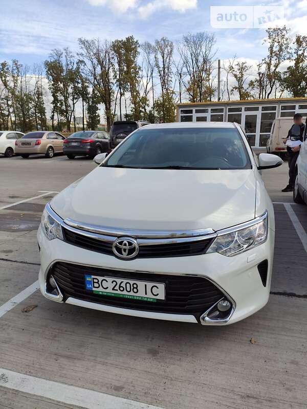 2016 toyota camry
