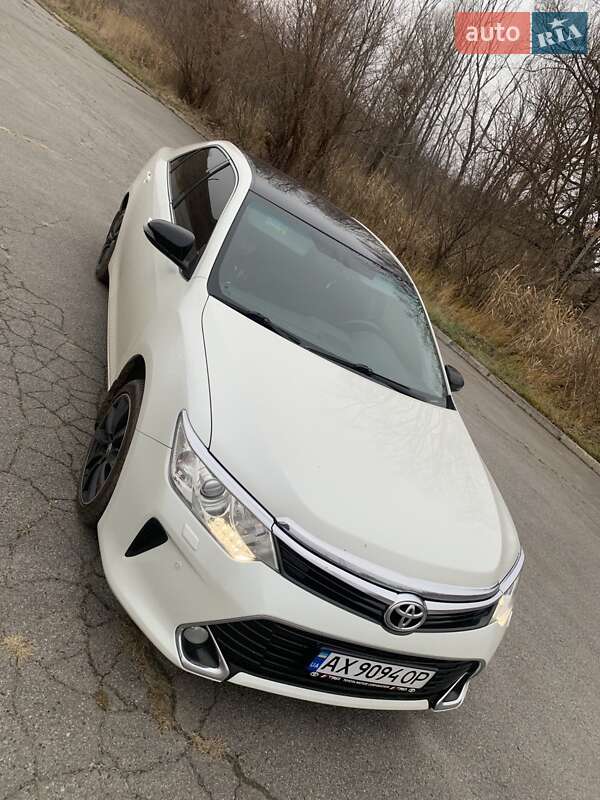 2016 toyota camry