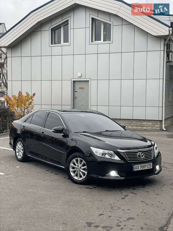2013 toyota camry