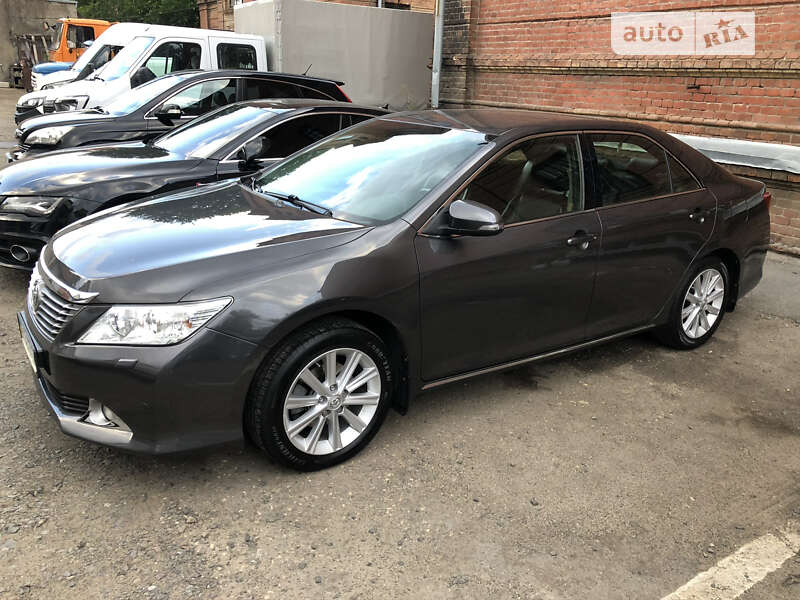 2013 toyota camry