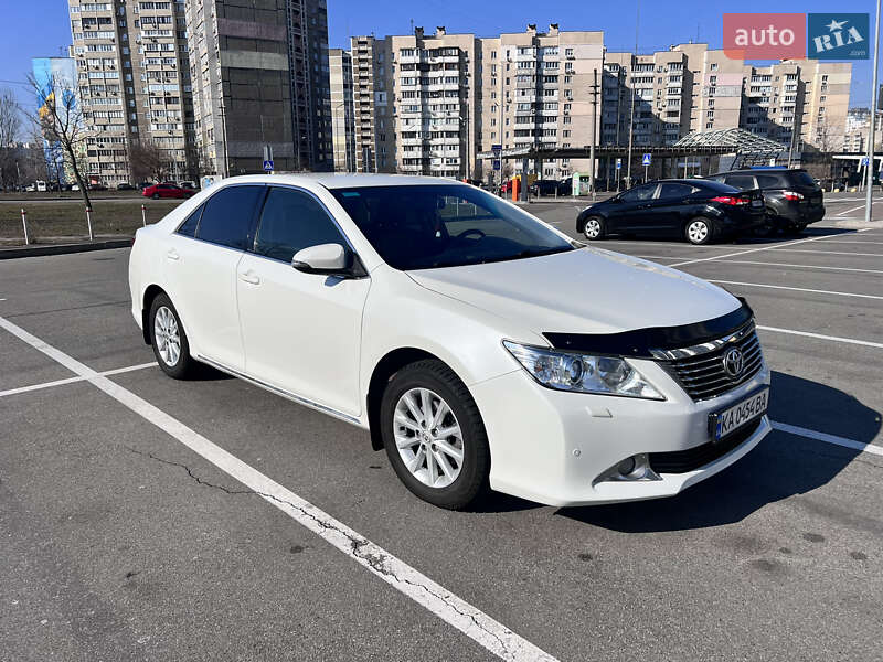 2013 toyota camry