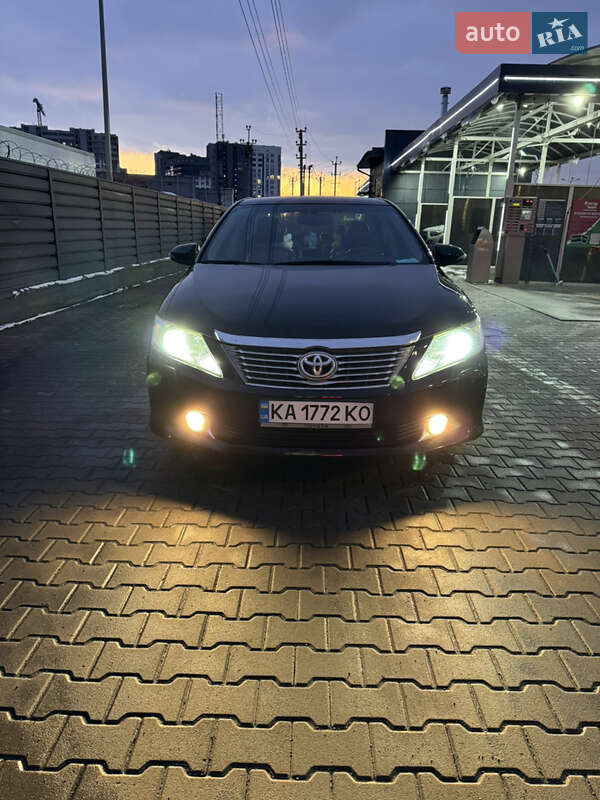 2011 toyota camry