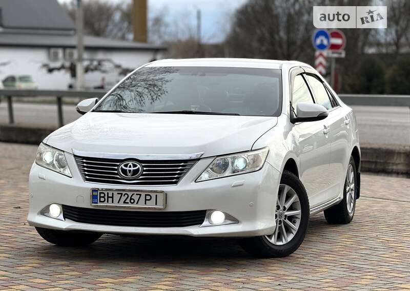 2011 toyota camry