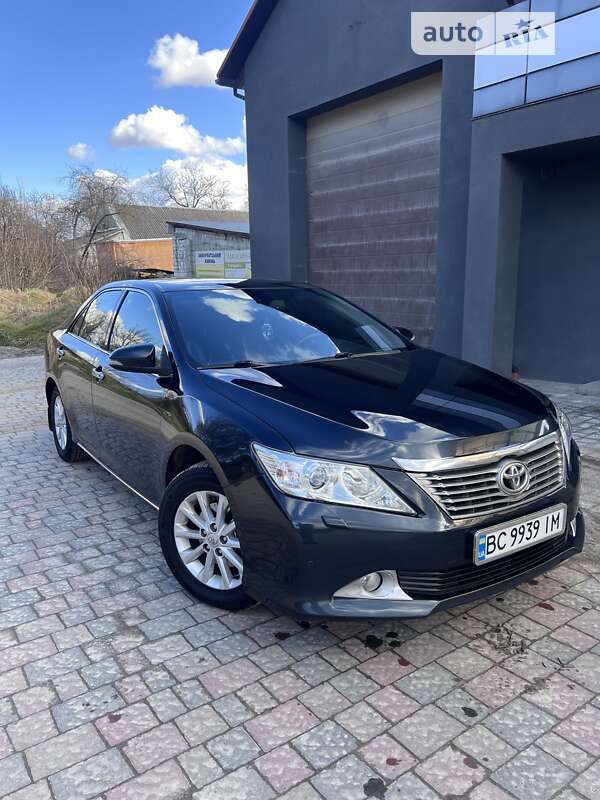 2012 toyota camry