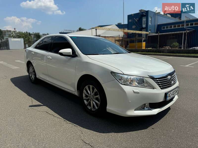 2012 toyota camry