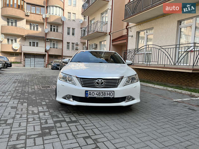 2012 toyota camry