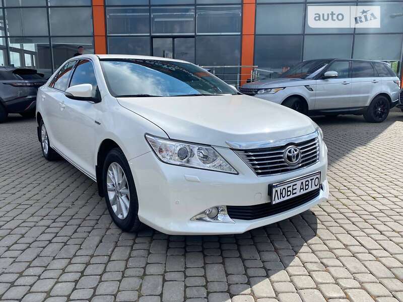 2013 toyota camry