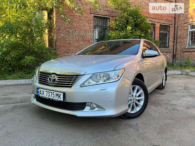 2013 toyota camry